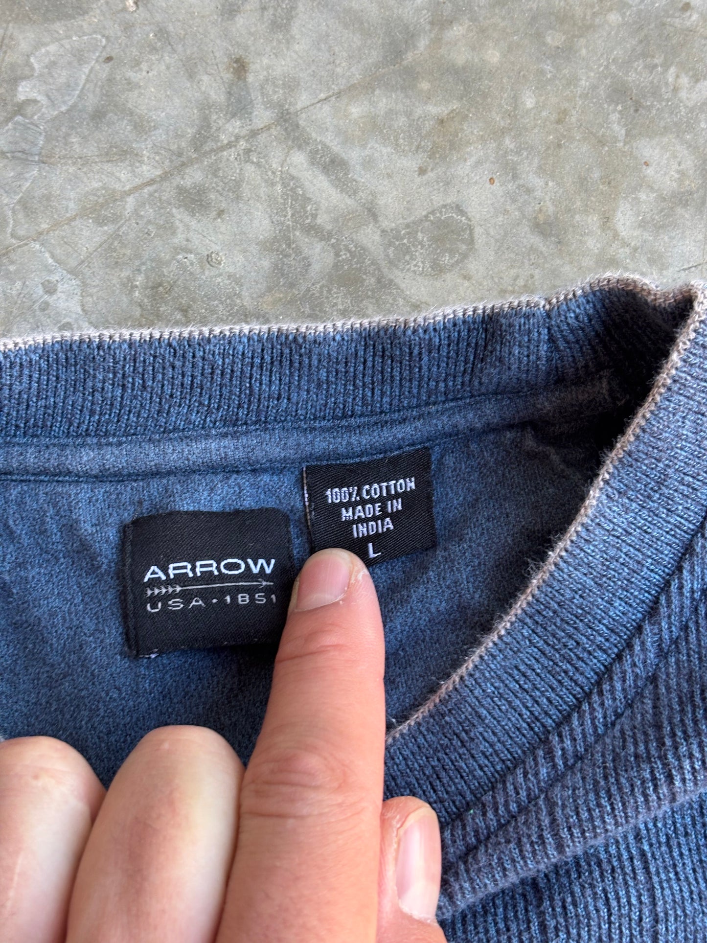 Arrow Sweater - L