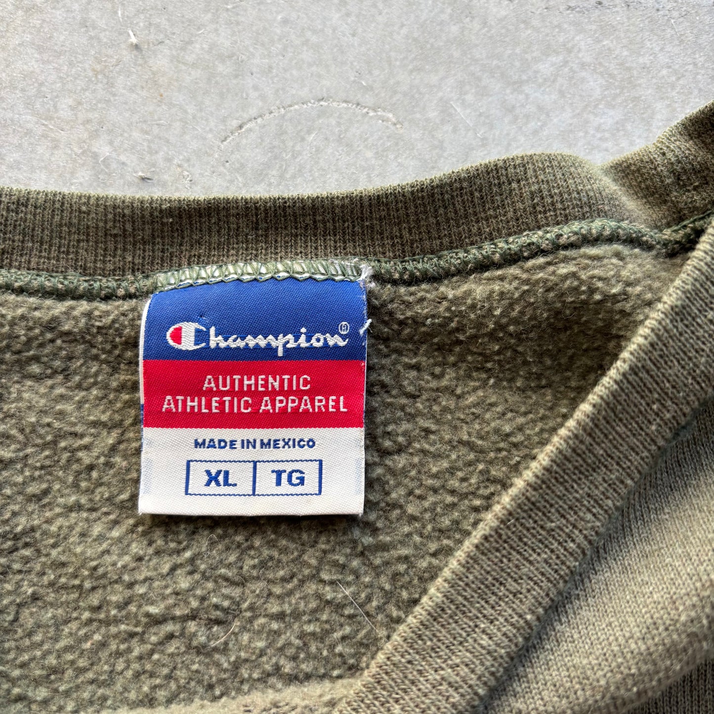 Champion Crewneck - XL