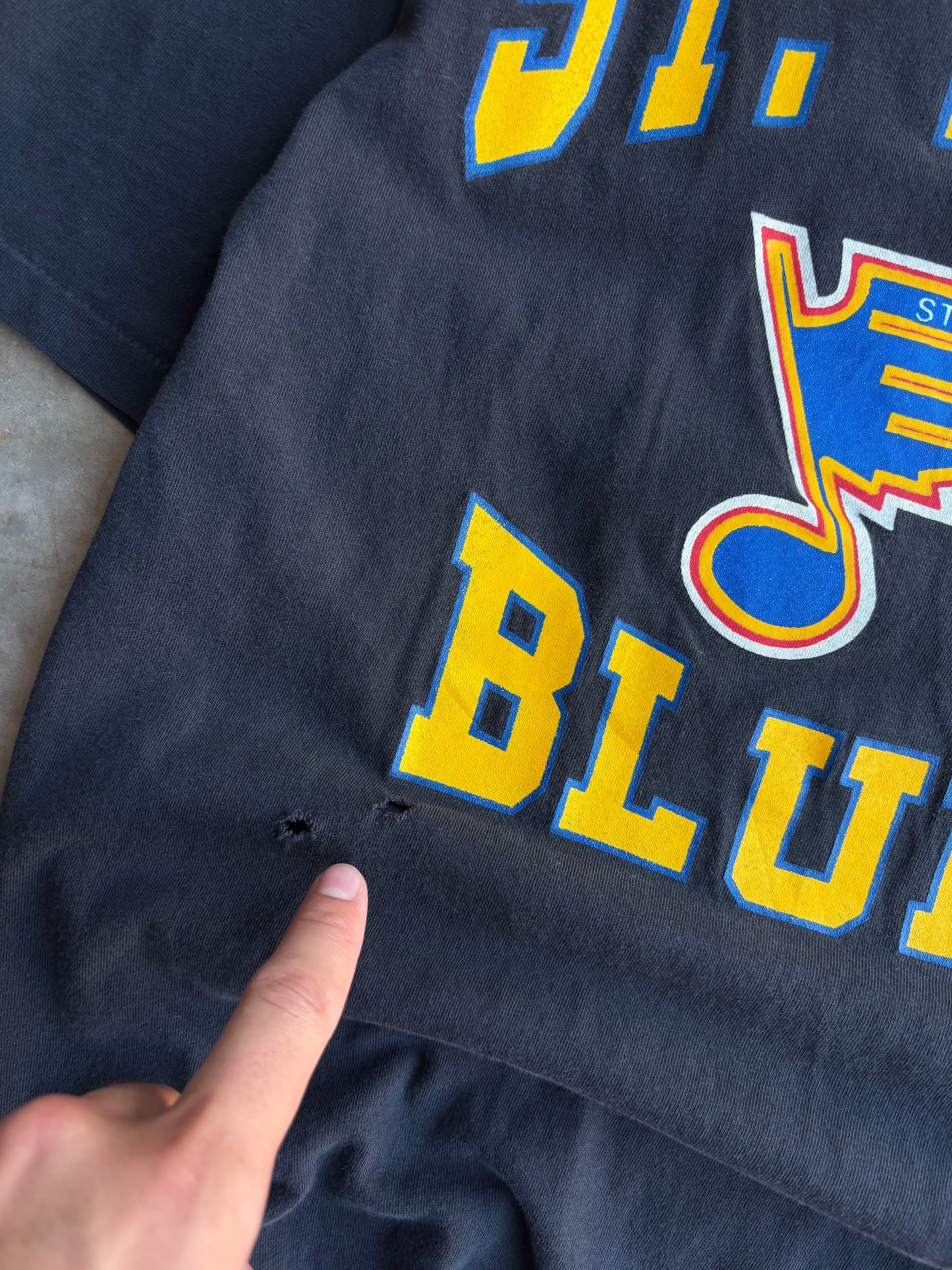 St. Louis Blues Shirt - L