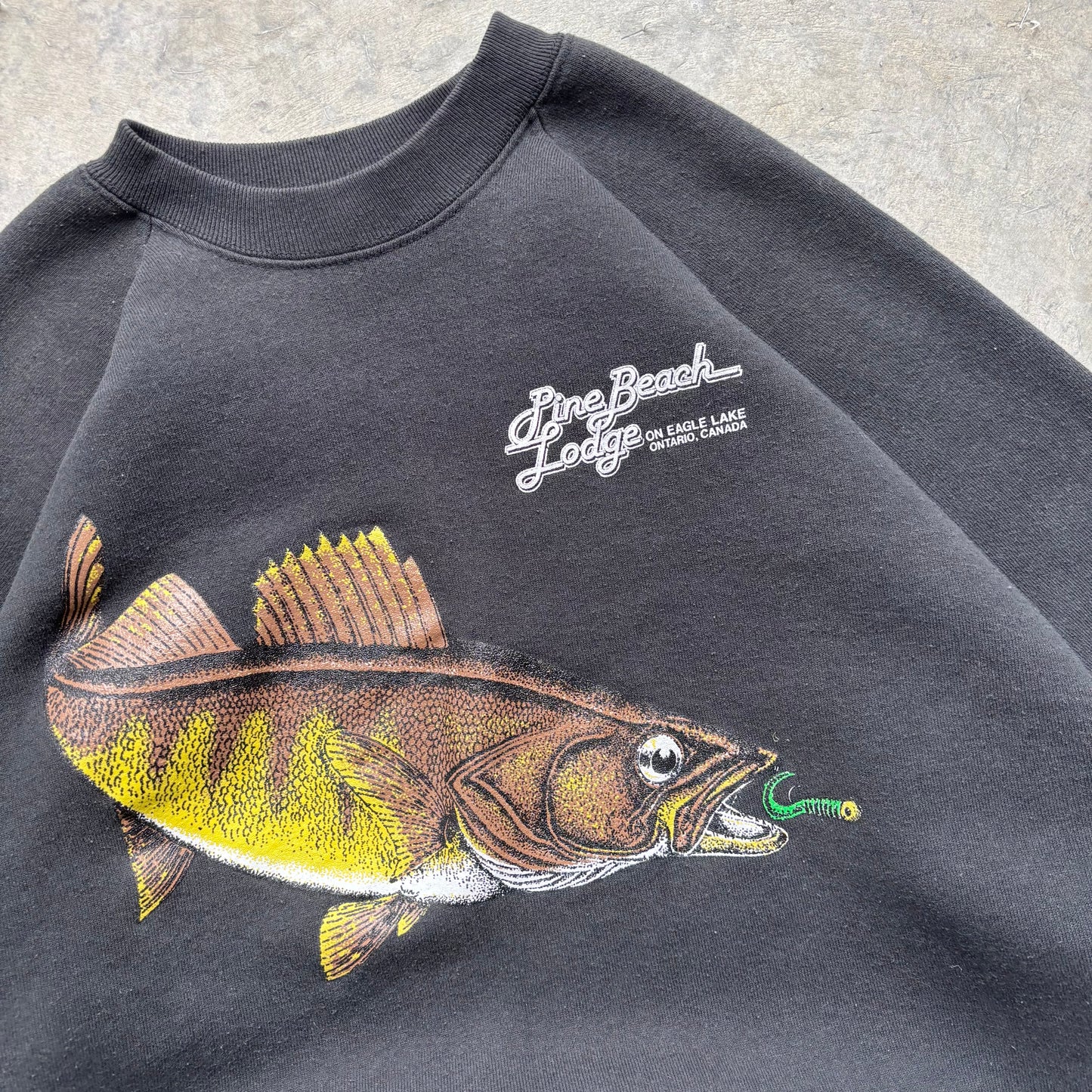 Walleye Crewneck - M