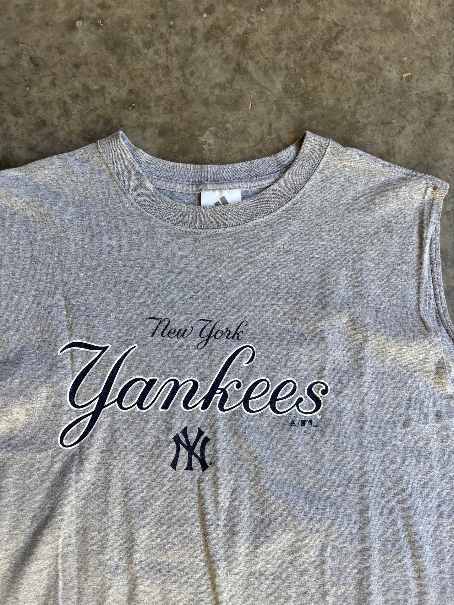 New York Yankees Cutoff Shirt - XL