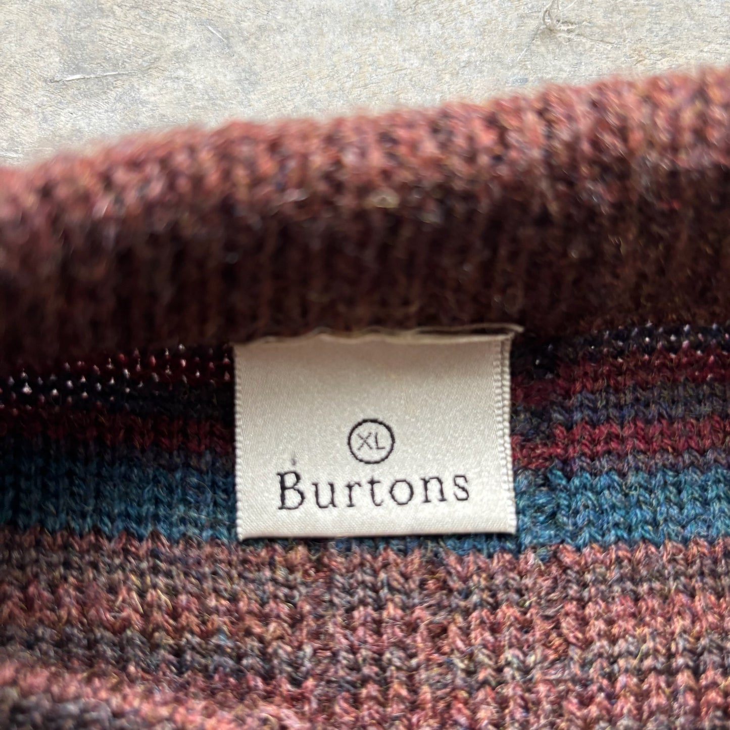 Burtons Sweater - XL