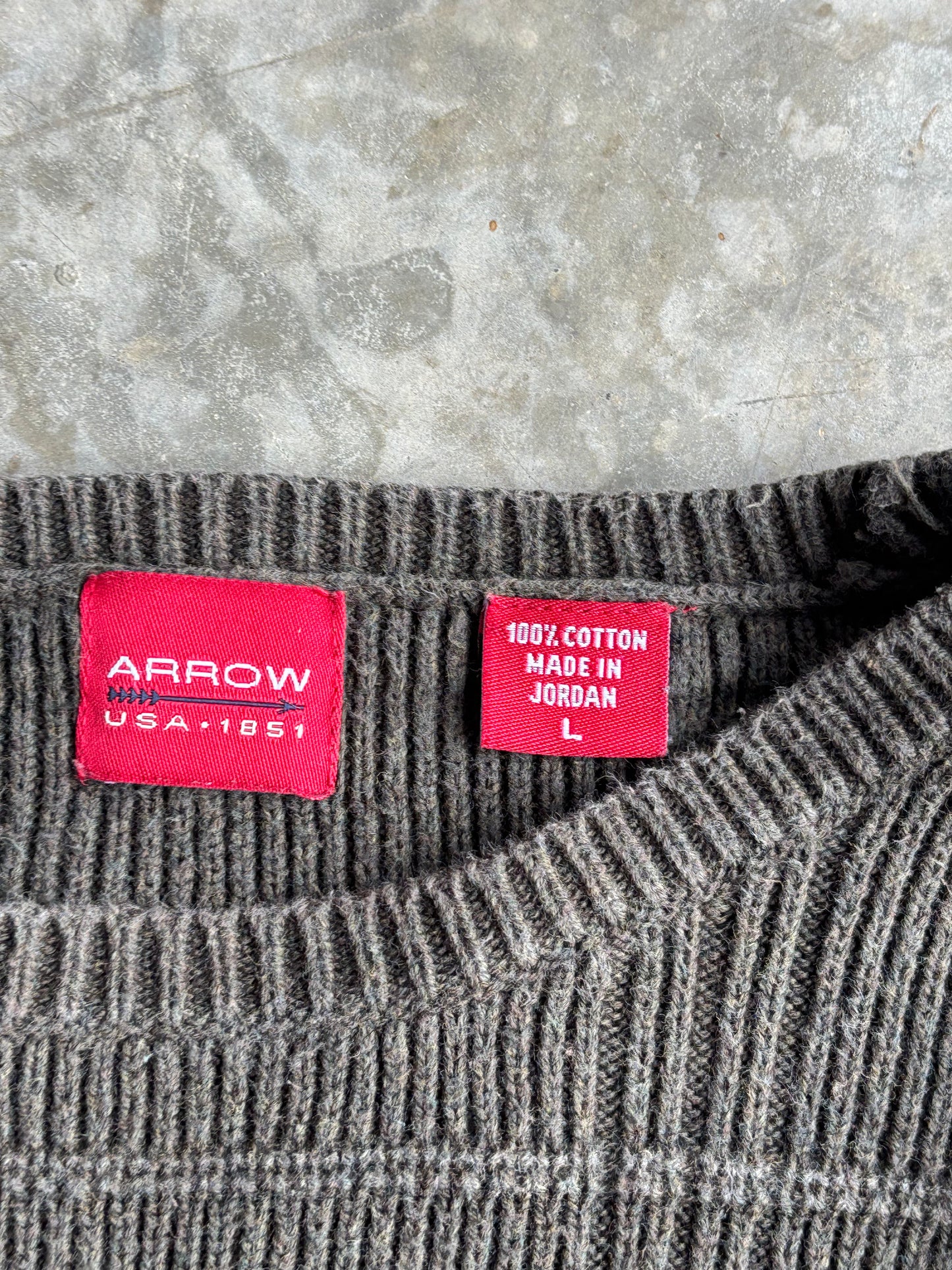 Arrow Sweater - L