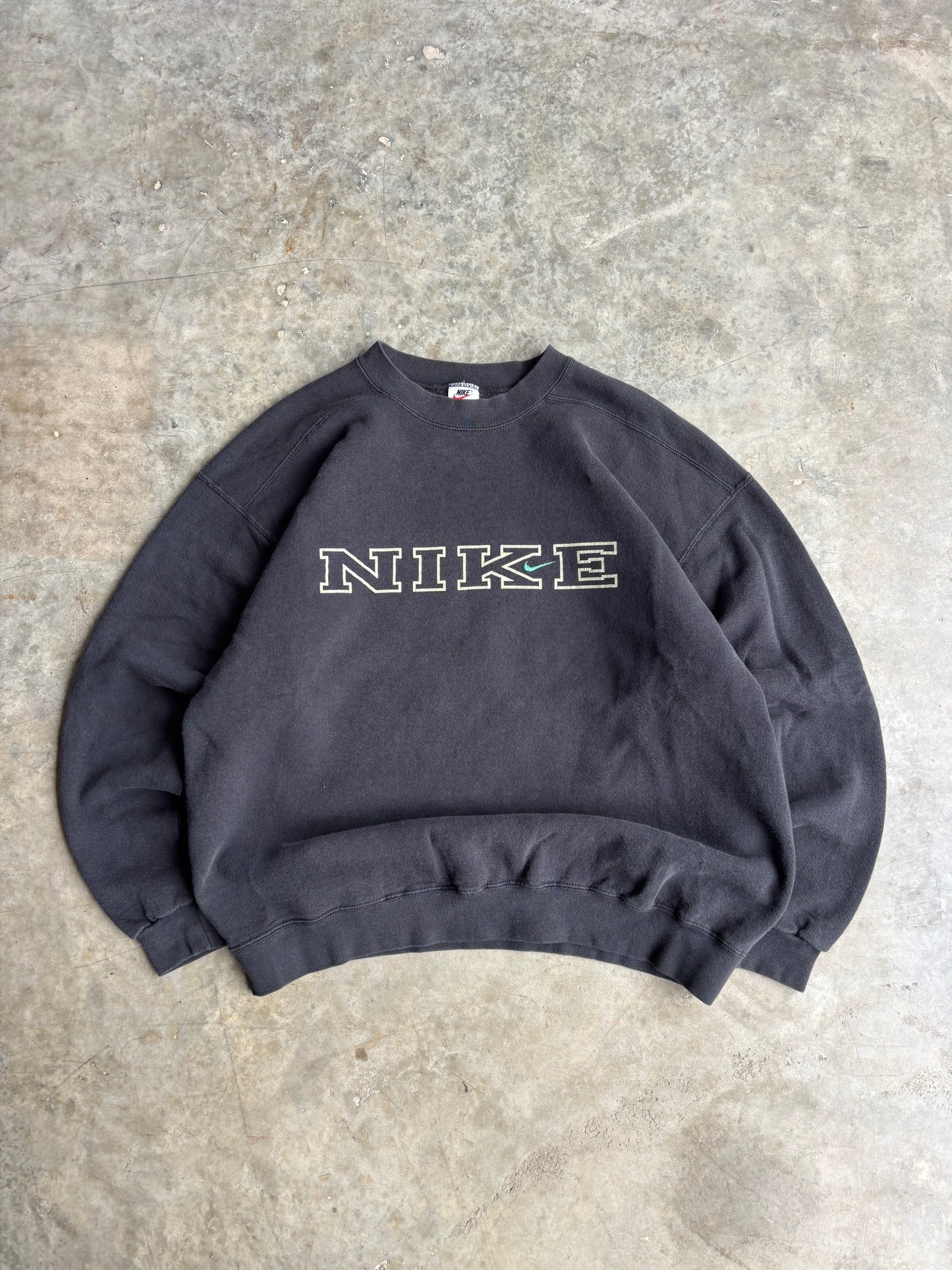 Nike Spell Out Crewneck - L
